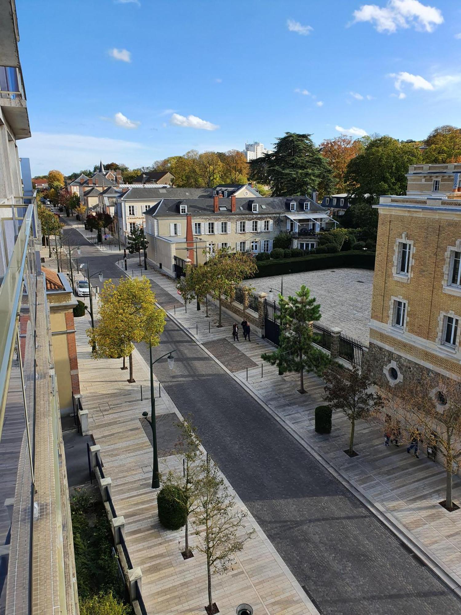 L'Epopee Panoramique - Parking - Avenue De Champagne - Epernayアパートメント 部屋 写真